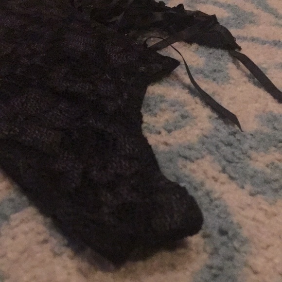 FREDERICK’S of HOLLYWOOD Lace Undie and Tie-Top 🕷 - Picture 6 of 13